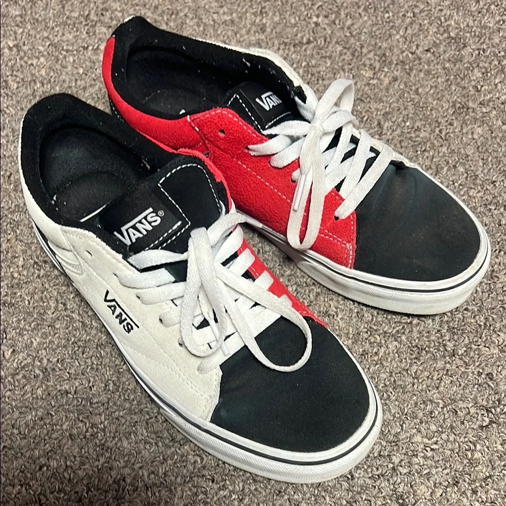 Seldan Vans Black and Red Sneakers unisex